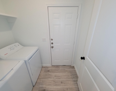 11851 Nelwood Street - Photo Thumbnail 28