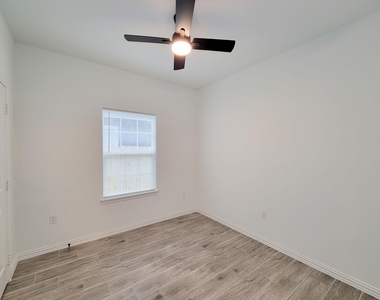 11851 Nelwood Street - Photo Thumbnail 29