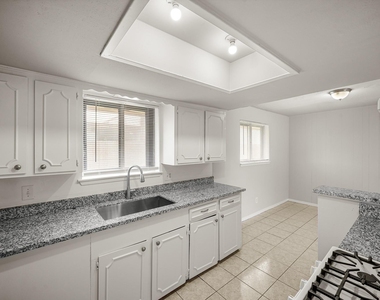 11017 Lera Street - Photo Thumbnail 6