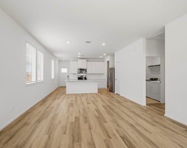 18543 Landing Meadows Lane - Photo Thumbnail 4