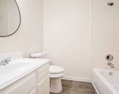 2723 Jade Forest Lane - Photo Thumbnail 16