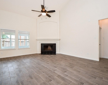 2723 Jade Forest Lane - Photo Thumbnail 9