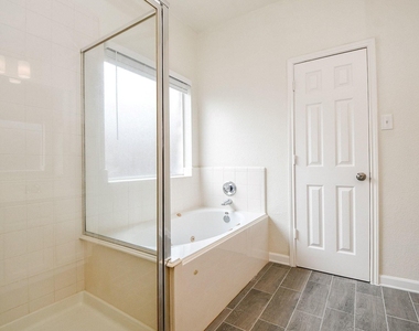 2723 Jade Forest Lane - Photo Thumbnail 26