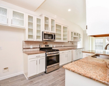 2723 Jade Forest Lane - Photo Thumbnail 23