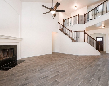 2723 Jade Forest Lane - Photo Thumbnail 5