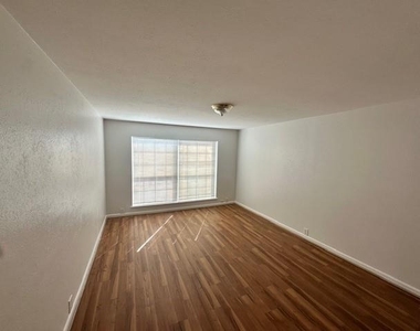 4252 Belle Park Drive - Photo Thumbnail 12