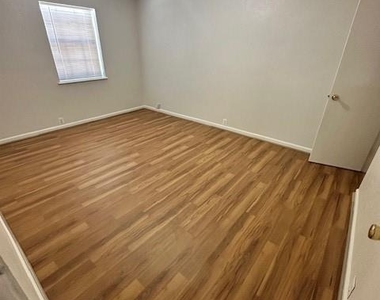 4252 Belle Park Drive - Photo Thumbnail 17