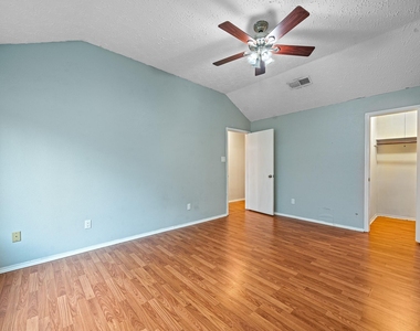 18123 Lake Bend Drive - Photo Thumbnail 11
