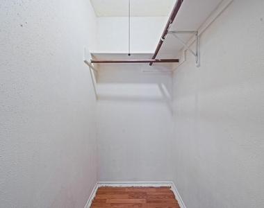 18123 Lake Bend Drive - Photo Thumbnail 12