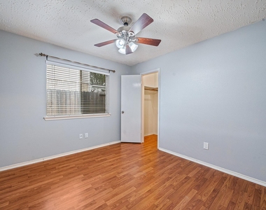 18123 Lake Bend Drive - Photo Thumbnail 15
