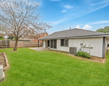18123 Lake Bend Drive - Photo Thumbnail 21