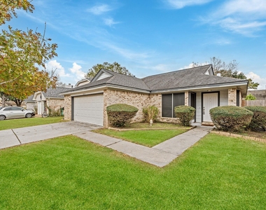18123 Lake Bend Drive - Photo Thumbnail 1