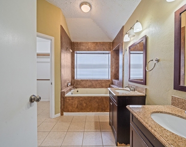 18123 Lake Bend Drive - Photo Thumbnail 13