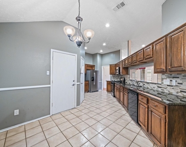 18123 Lake Bend Drive - Photo Thumbnail 8