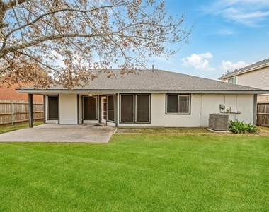 18123 Lake Bend Drive - Photo Thumbnail 20