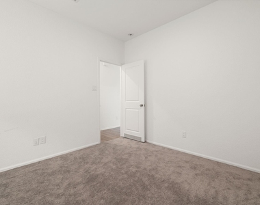 23911 Falling Daylight Drive - Photo Thumbnail 17