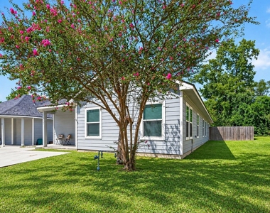 310 W Watson Street - Photo Thumbnail 3