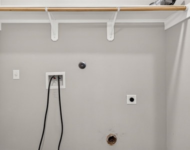 310 W Watson Street - Photo Thumbnail 30