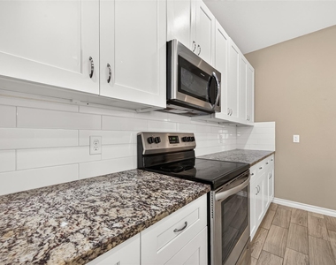 310 W Watson Street - Photo Thumbnail 12
