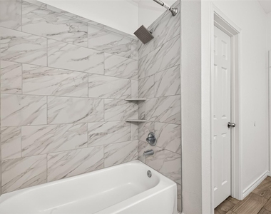 310 W Watson Street - Photo Thumbnail 20