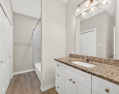 310 W Watson Street - Photo Thumbnail 27