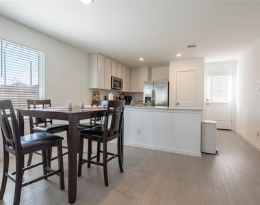 12903 Shells Lane - Photo Thumbnail 6