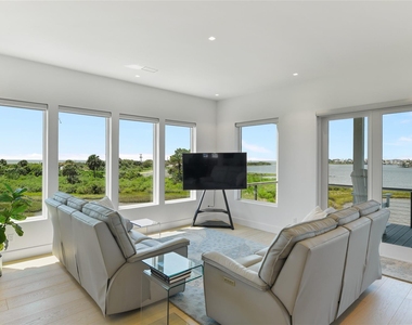 3515 Hudson Court - Photo Thumbnail 4