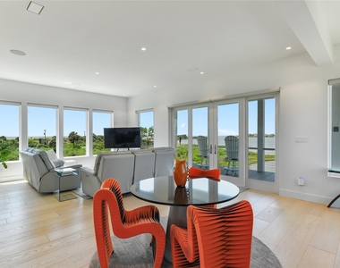 3515 Hudson Court - Photo Thumbnail 7