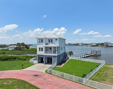 3515 Hudson Court - Photo Thumbnail 2