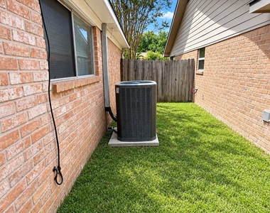 22402 Fincastle Drive - Photo Thumbnail 13