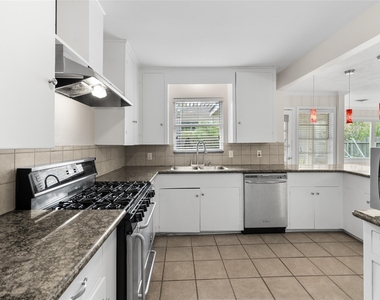 3023 Fairhope Street - Photo Thumbnail 13