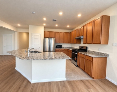 7818 Rustic Lariat Dr - Photo Thumbnail 13