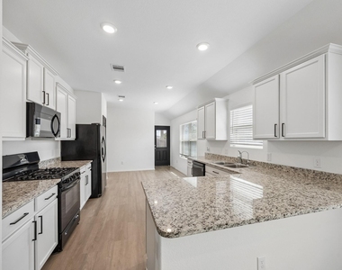 18402 Summit Ranch Drive - Photo Thumbnail 10