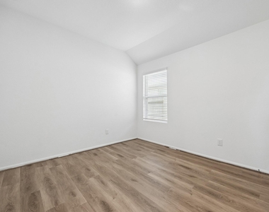 18402 Summit Ranch Drive - Photo Thumbnail 13