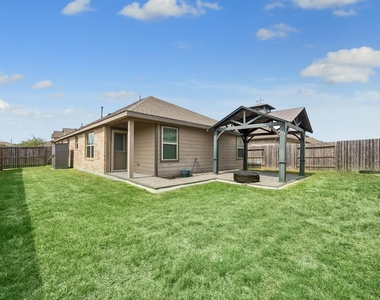 18402 Summit Ranch Drive - Photo Thumbnail 7