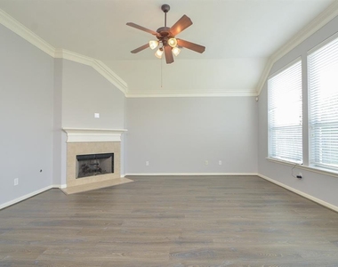 6726 Oakman - Photo Thumbnail 16