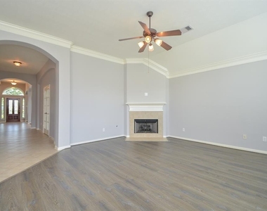 6726 Oakman - Photo Thumbnail 17
