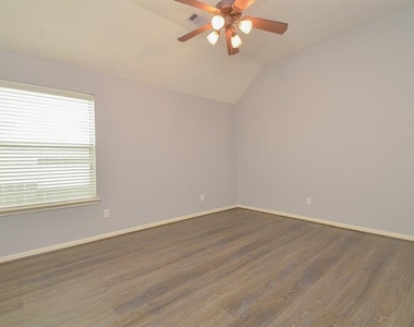 6726 Oakman - Photo Thumbnail 25