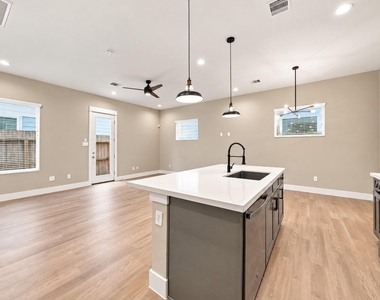 1205 W Tidwell Road - Photo Thumbnail 8