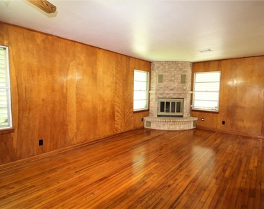 2428 Corbett Street - Photo Thumbnail 1