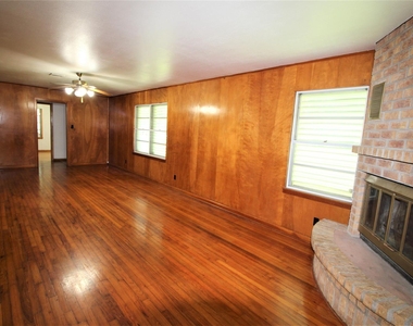 2428 Corbett Street - Photo Thumbnail 2