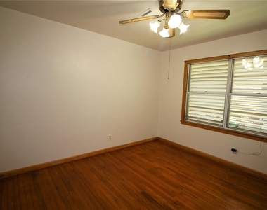 2428 Corbett Street - Photo Thumbnail 8