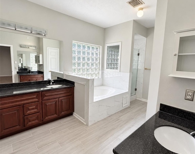 14715 Wynbourn Way - Photo Thumbnail 11