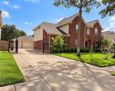 14715 Wynbourn Way - Photo Thumbnail 2