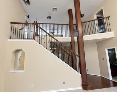 14715 Wynbourn Way - Photo Thumbnail 5