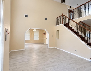 14715 Wynbourn Way - Photo Thumbnail 15