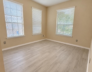14715 Wynbourn Way - Photo Thumbnail 18