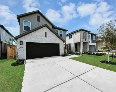 9231 Willowbank Gap Lane - Photo Thumbnail 3