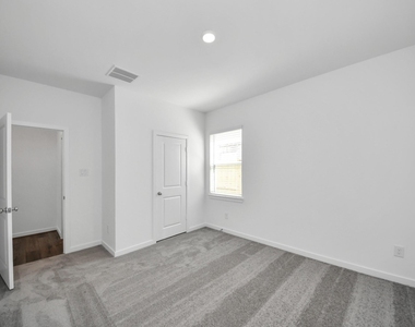 9231 Willowbank Gap Lane - Photo Thumbnail 26