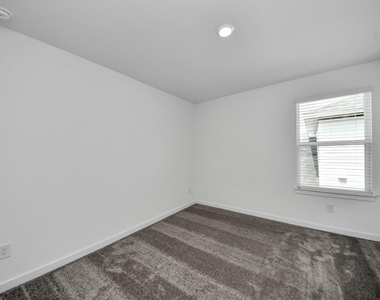 9231 Willowbank Gap Lane - Photo Thumbnail 20